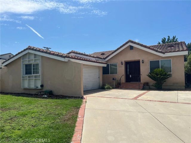 17226 Elkwood, Lake Balboa, CA 91406