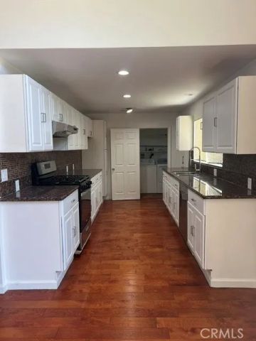 17226 Elkwood, Lake Balboa, CA 91406