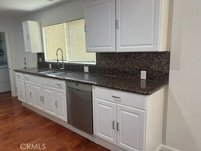 17226 Elkwood, Lake Balboa, CA 91406