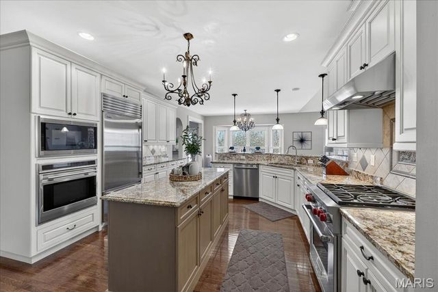 17925 Homestead Bluffs Drive, Wildwood, MO 63005