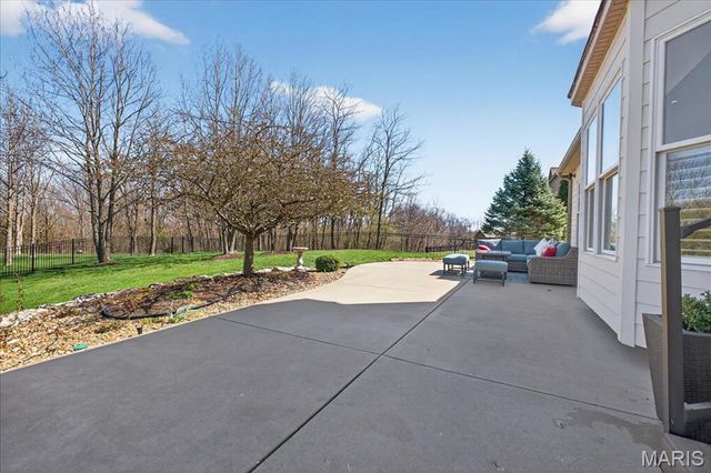 17925 Homestead Bluffs Drive, Wildwood, MO 63005