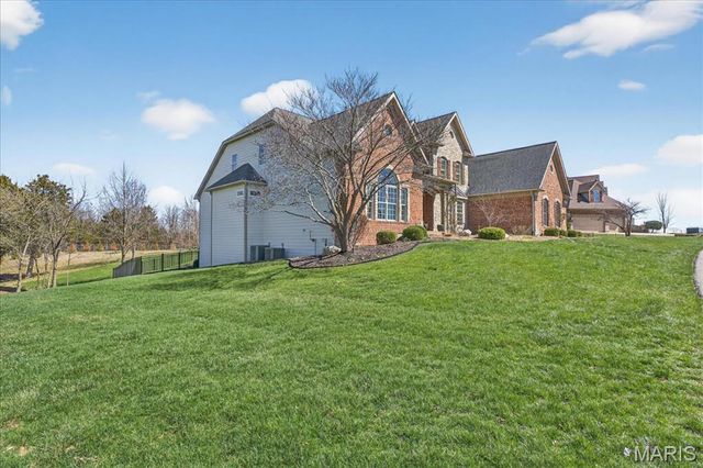 17925 Homestead Bluffs Drive, Wildwood, MO 63005