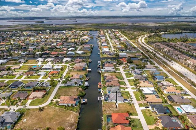 2520 SW 25th ST, Cape Coral, FL 33914