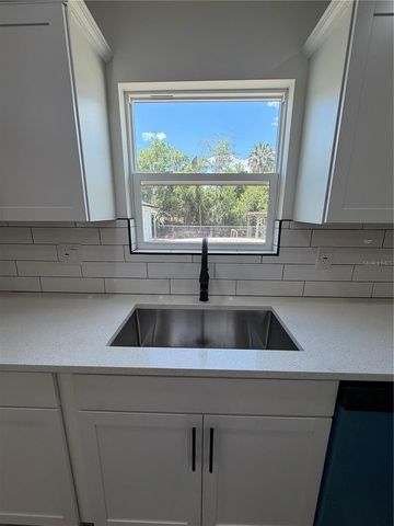 7152 PALM AVENUE, Leesburg, FL 34788