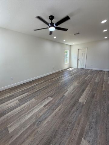 7152 PALM AVENUE, Leesburg, FL 34788