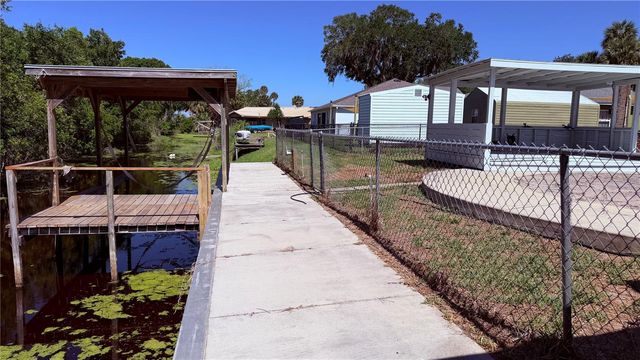 7152 PALM AVENUE, Leesburg, FL 34788