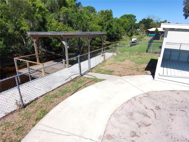 7152 PALM AVENUE, Leesburg, FL 34788