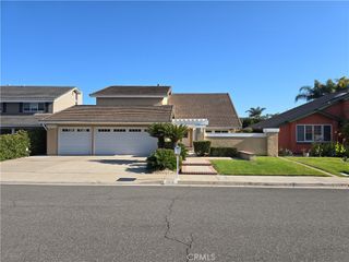 1013 Cannonade Circle, Costa Mesa, CA 92626