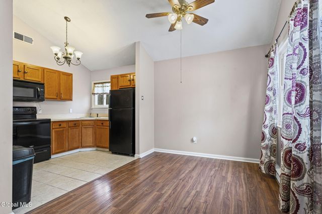 289 Donald Avenue, Schenectady, NY 12304