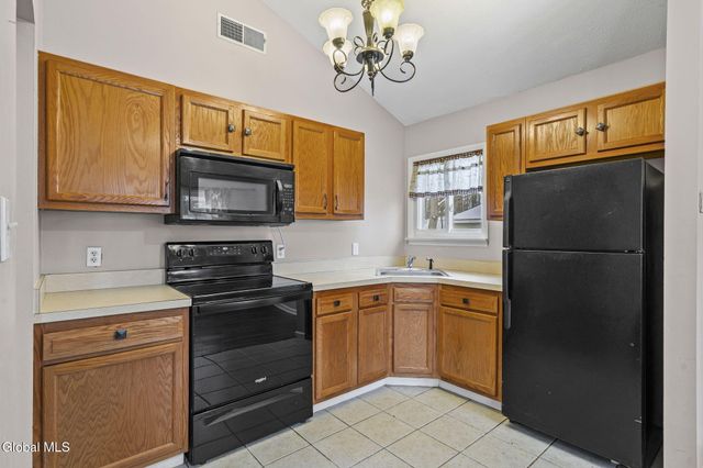 289 Donald Avenue, Schenectady, NY 12304