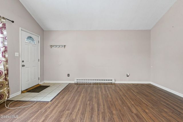 289 Donald Avenue, Schenectady, NY 12304