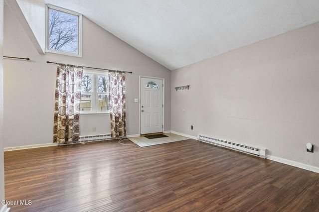 289 Donald Avenue, Schenectady, NY 12304