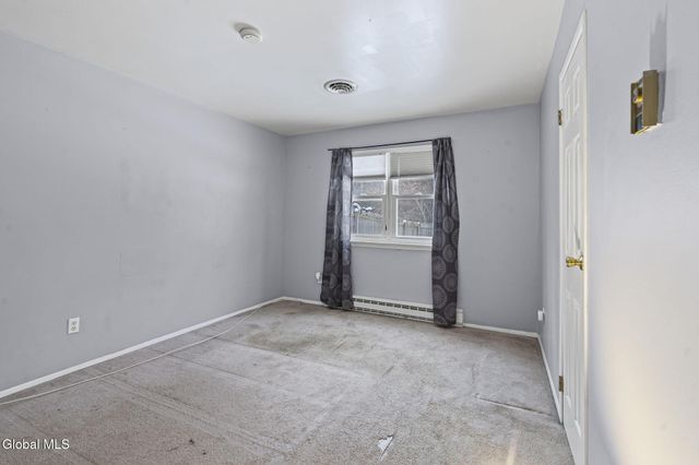 289 Donald Avenue, Schenectady, NY 12304