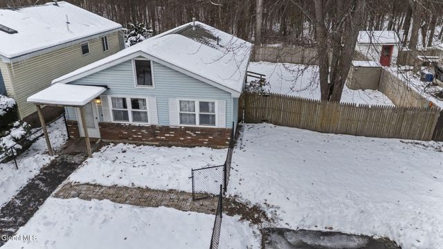 289 Donald Avenue, Schenectady, NY 12304