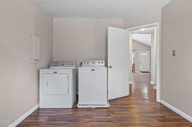 289 Donald Avenue, Schenectady, NY 12304