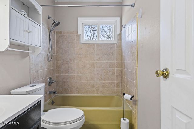 289 Donald Avenue, Schenectady, NY 12304