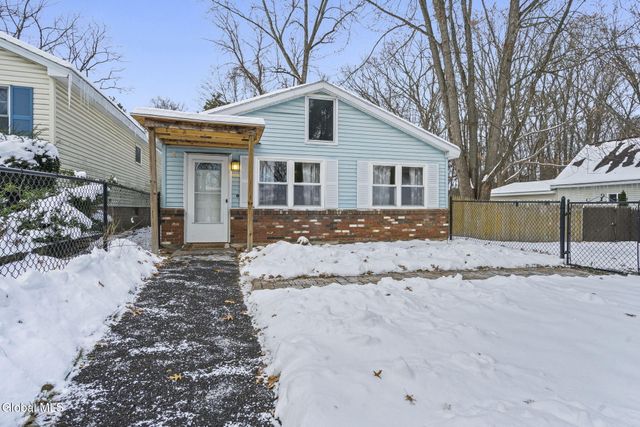 289 Donald Avenue, Schenectady, NY 12304