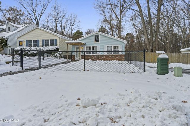 289 Donald Avenue, Schenectady, NY 12304