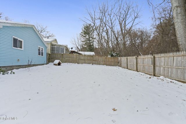 289 Donald Avenue, Schenectady, NY 12304