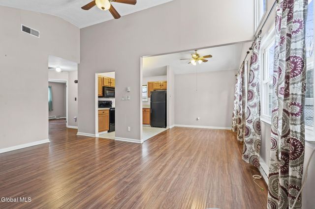 289 Donald Avenue, Schenectady, NY 12304