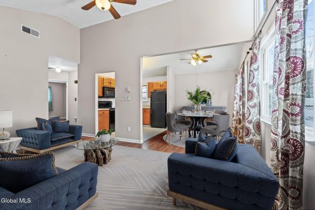 289 Donald Avenue, Schenectady, NY 12304