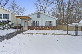 289 Donald Avenue, Schenectady, NY 12304