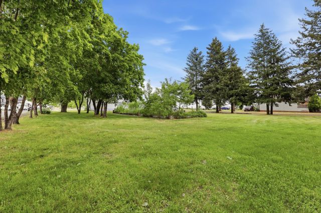 17621 E Mission Ave, Spokane Valley, WA 99016