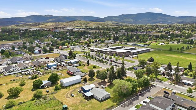 17621 E Mission Ave, Spokane Valley, WA 99016
