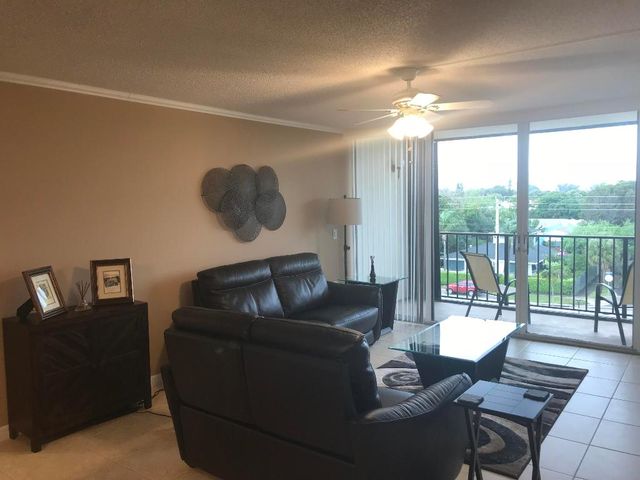 5600 N Flagler Drive 403, West Palm Beach, FL 33407