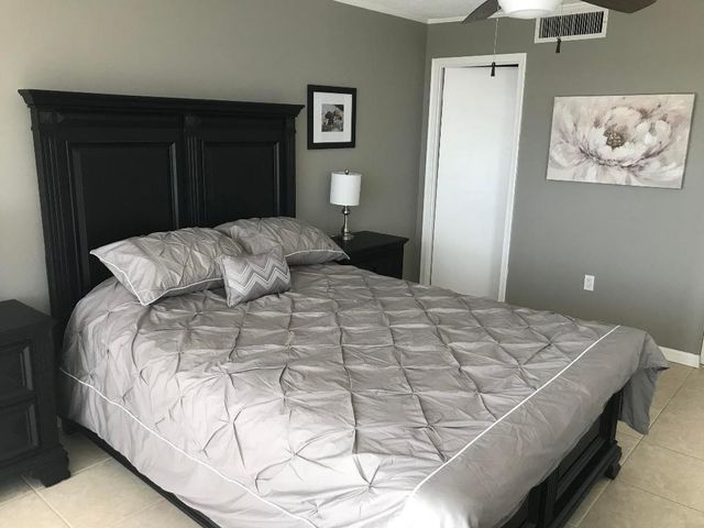 5600 N Flagler Drive 403, West Palm Beach, FL 33407