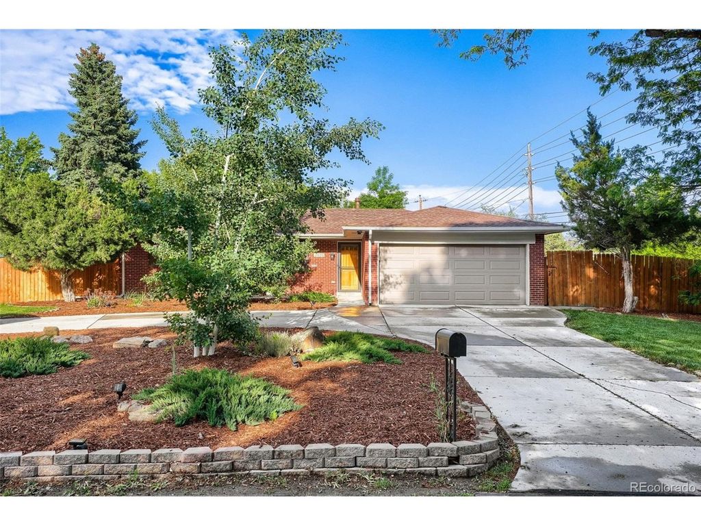 2020 Newcombe Dr, Lakewood, CO 80215