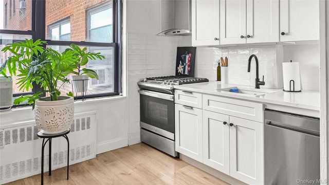 9960 63rd Road 9P, Rego Park, NY 11374