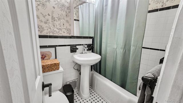 9960 63rd Road 9P, Rego Park, NY 11374