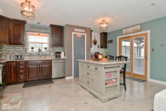 3851 Tartan Trail, Whitestown, IN 46075