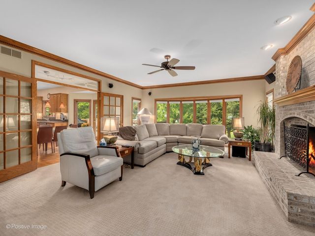 6905 Irish Court, Darien, IL 60561