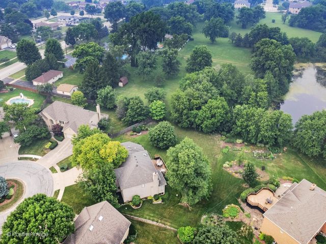 6905 Irish Court, Darien, IL 60561