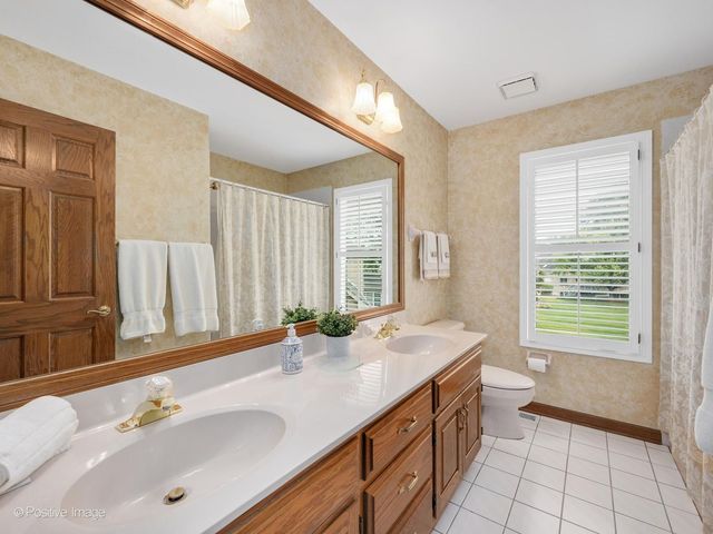 6905 Irish Court, Darien, IL 60561