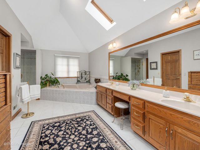 6905 Irish Court, Darien, IL 60561