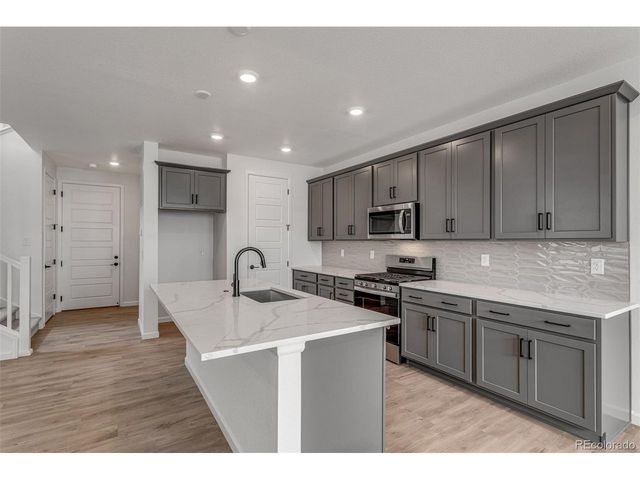 1415 Great Western Dr, Longmont, CO 80501