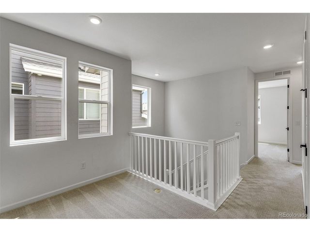 1415 Great Western Dr, Longmont, CO 80501