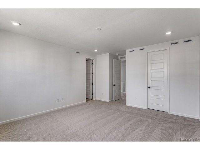 1415 Great Western Dr, Longmont, CO 80501