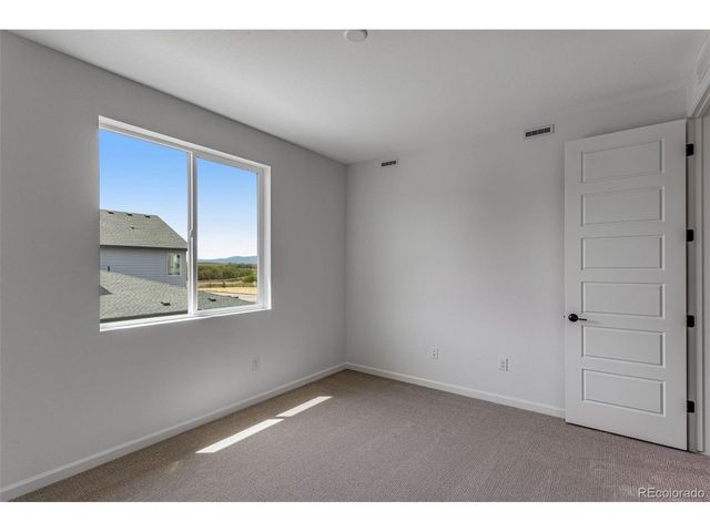 1415 Great Western Dr, Longmont, CO 80501