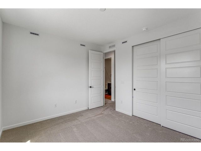 1415 Great Western Dr, Longmont, CO 80501