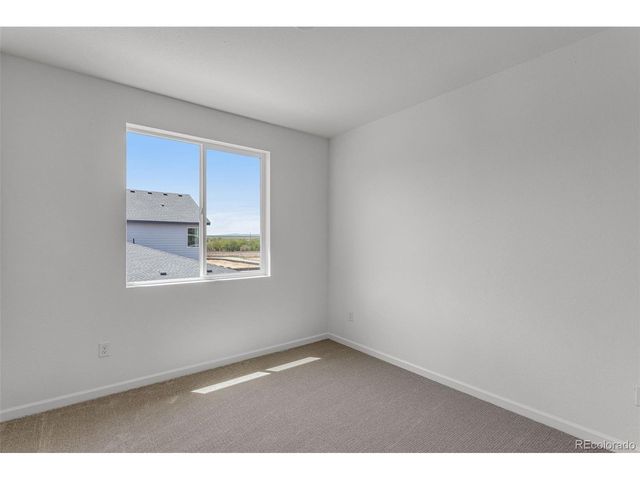 1415 Great Western Dr, Longmont, CO 80501