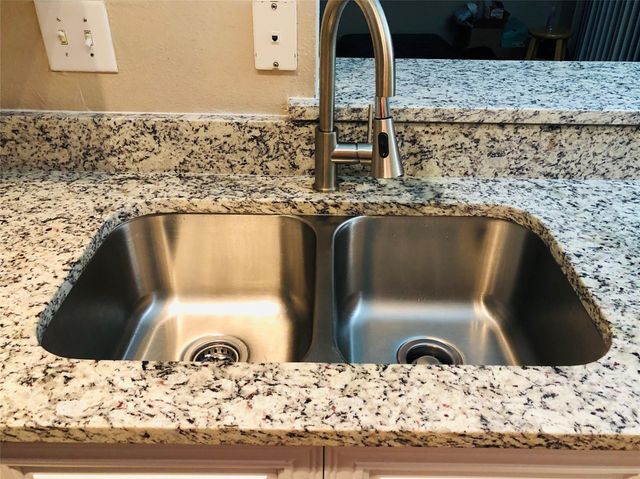 6000 Shepherd Mountain CV 1705, Austin, TX 78730