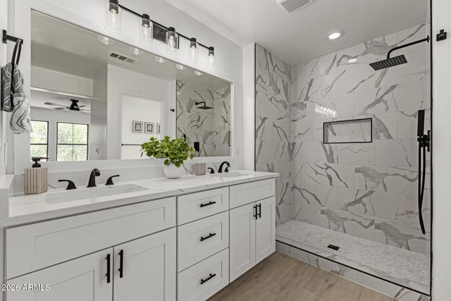 451 S HAWES Road 32, Mesa, AZ 85208