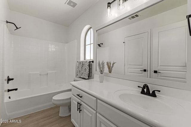 451 S HAWES Road 32, Mesa, AZ 85208