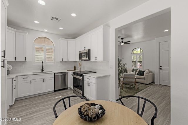 451 S HAWES Road 32, Mesa, AZ 85208