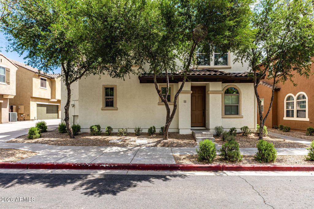 451 S HAWES Road 32, Mesa, AZ 85208