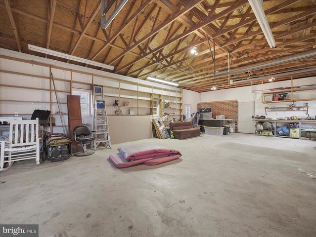 9931 MCCLANAHAN RD, Greencastle, PA 17225